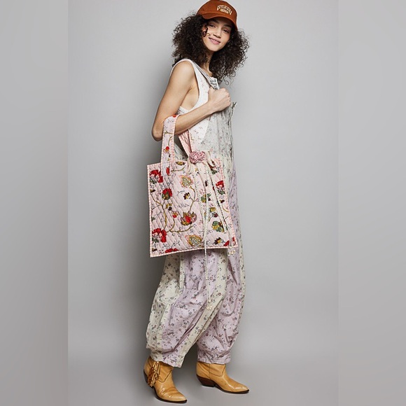 POL NWT Tote Bag Sand Pink Quilted Craft  Soft Fabric  Length 14 1/2 Height 16 - Picture 2 of 3